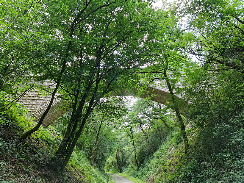 מסלול ההליכה בטוואי הרכבת של סנט ז'אן דה קול‎‎