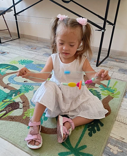 ילדה אוקראינית שנהרגה בהפגזות באוקראינה