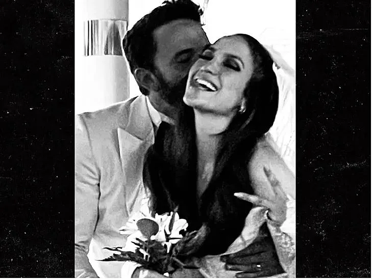 ג'ניפר לופז ובן אפלק בחתונה בווגאס