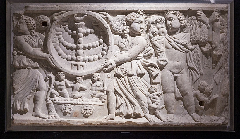 Seasons,sarcophagus,with,menorah,in,the,clipeus.,from,the,vigna