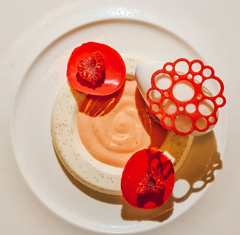 קינוח אלוהי במסעדת ''טרופיקנה'' של המלון. צילום: הילה בן חנוך לוי