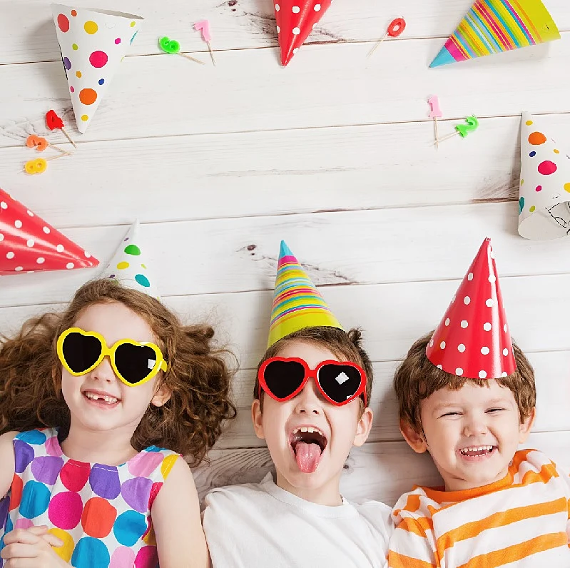 ילדים חוגגים