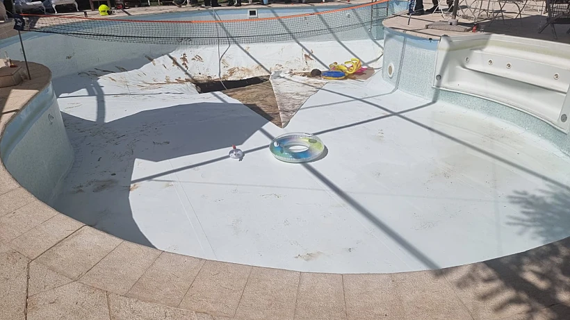 חיפושים אחר נעדר בבולען שנפער בבריכה בכרמי יוסף