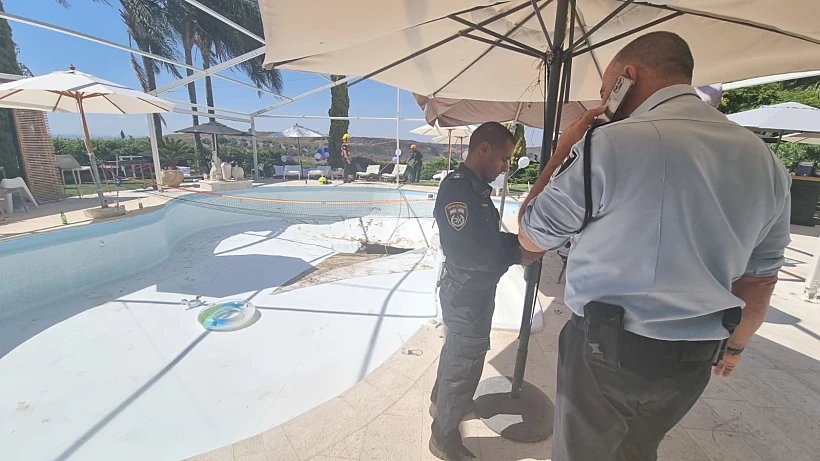 חיפושים אחר נעדר בבולען שנפער בבריכה בכרמי יוסף