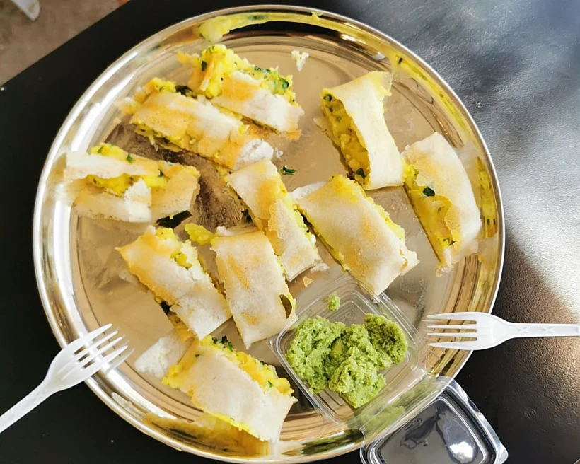 אוכל הודי כמו בהודו. צילום: איריס סביניק קרסו