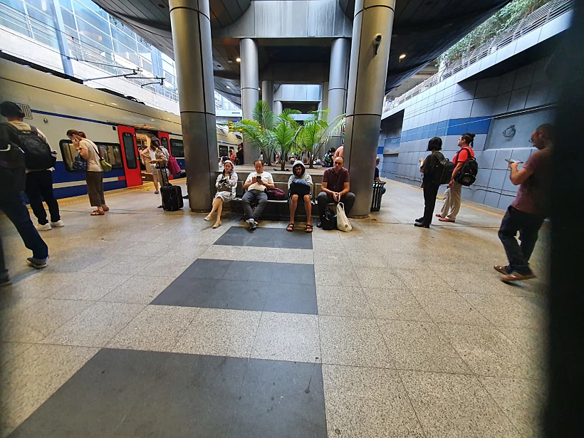 תחנת רכבת נתב''ג הבוקר