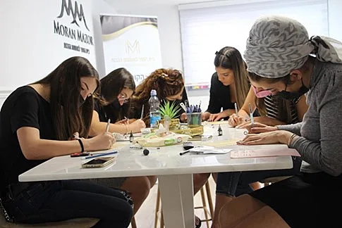 כיתת מחזור קורס מיקרובליידינג