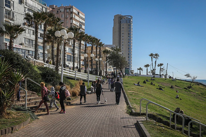 הטיילת בבת ים