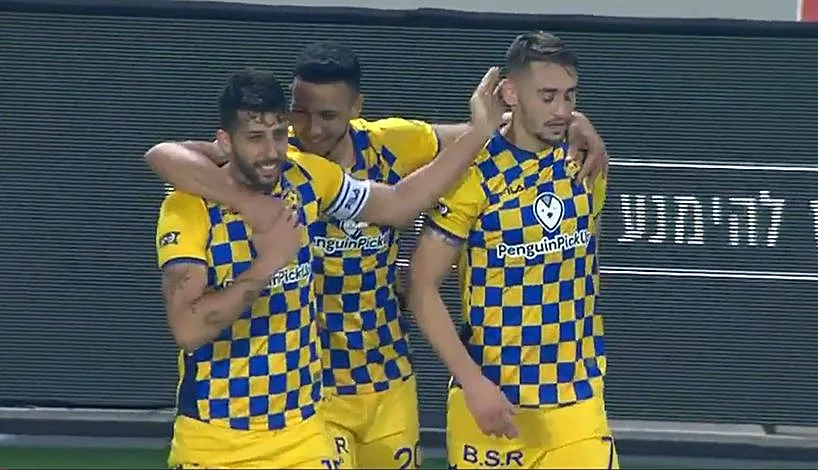 אצילי ומיכה במדי מכבי תל אביב