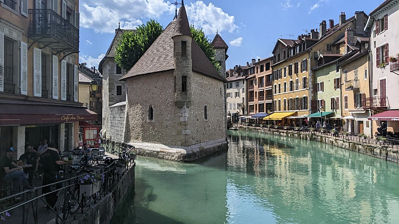 העיר אנסי. צילום: תאיר פאר