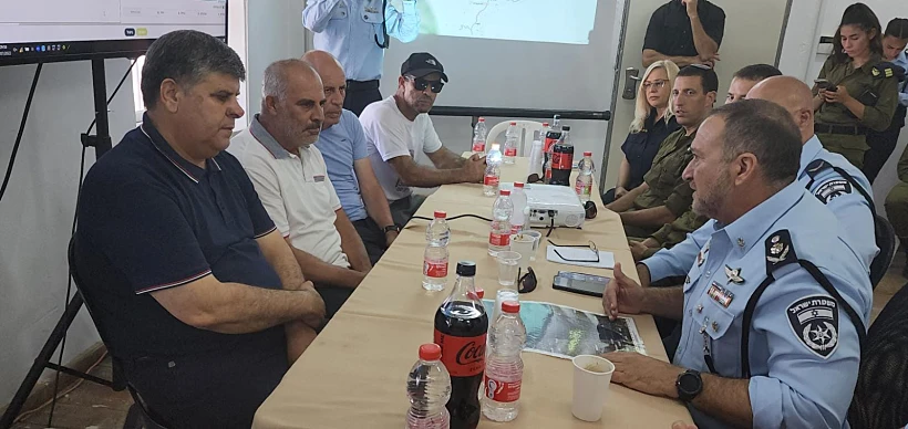 המפכ''ל קובי שבתאי בחפ''ק בעין גב המרכז את מאמצי החיפוש אחר ראיד מחאמיד שנעדר בכנרת