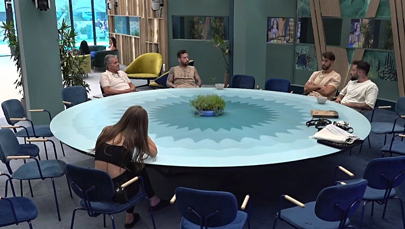 הדיירים בסלון | האח הגדול 4