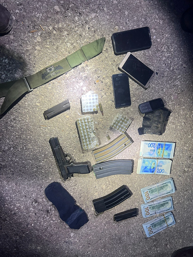 אמל''ח וכסף שנעצרו בפשיטה בג'נין שבה נעצר בכיר הג'יהאד האיסלאמי