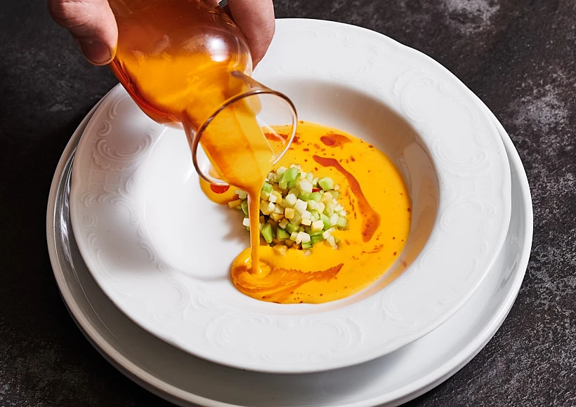 גספצ'ו מנגו ועגבניות שרי