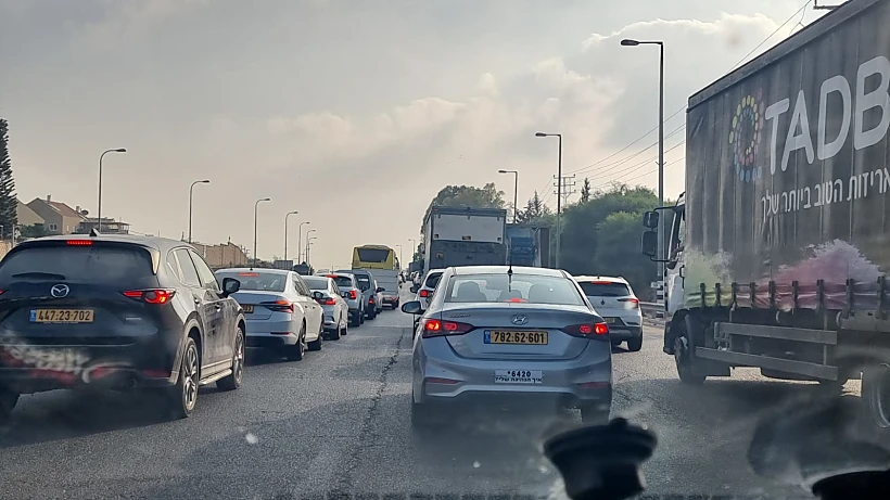 פקקי ענק הבוקר ביציאה משדרות