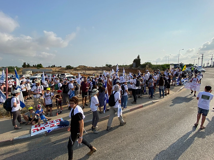 הצעדה של משפחת גולדין לעזה