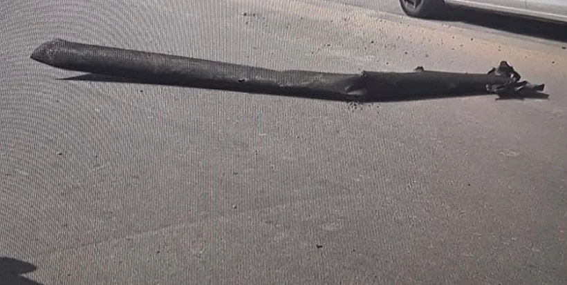 חבלני המשטרה בוחנים כעת שרידי רקטה באזור השפלה, תוך בידוד האזור למען בטחון הציבור