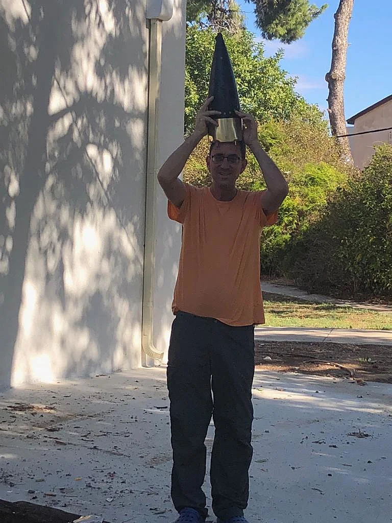 אלון אלשייך, תושב קיבוץ ניר עם