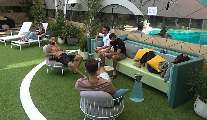 הדיירים בחצר | האח הגדול 4