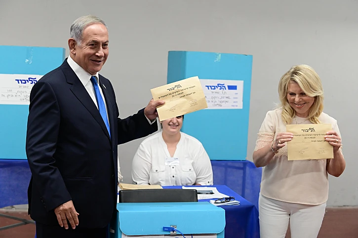 בנימין ושרה נתניהו מצביעים בפריימריז לליכוד בתל אביב