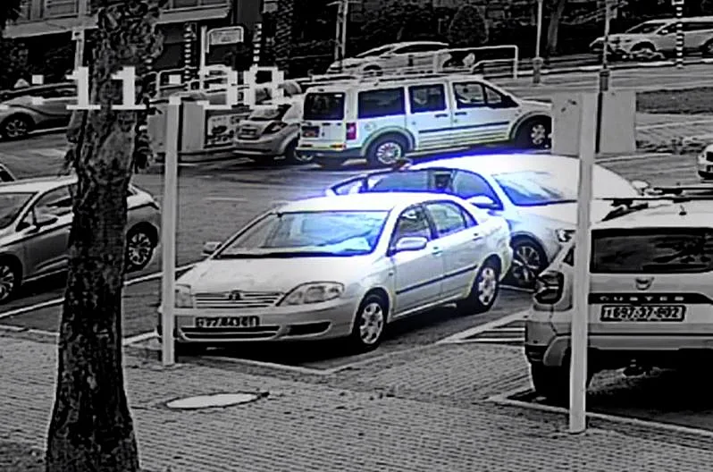 התיעוד ממצלמת האבטחה בה נראית נחום נכנסת לרכבו של חלאילה