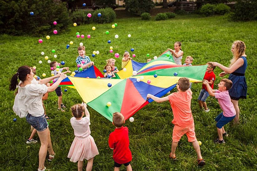 ילדים בקייטנה