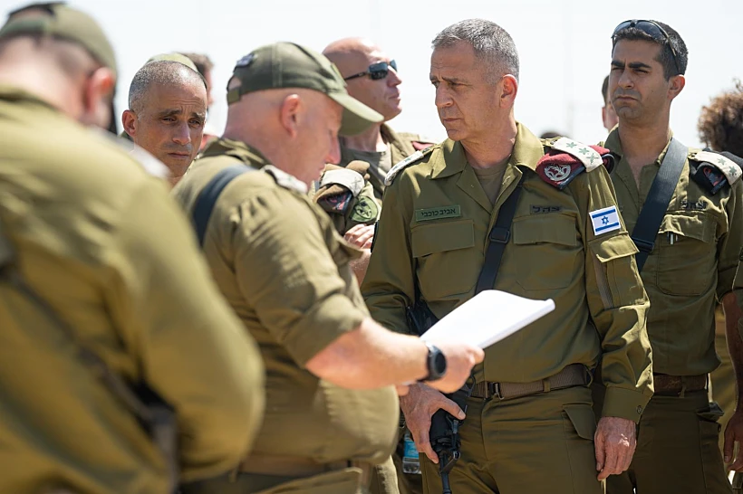 הרמטכ''ל אביב כוכבי בזירה בה נהרג סמ''ר נתן פיטוסי