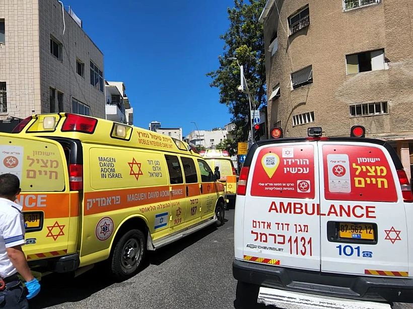 אמבולנס (ארכיון)