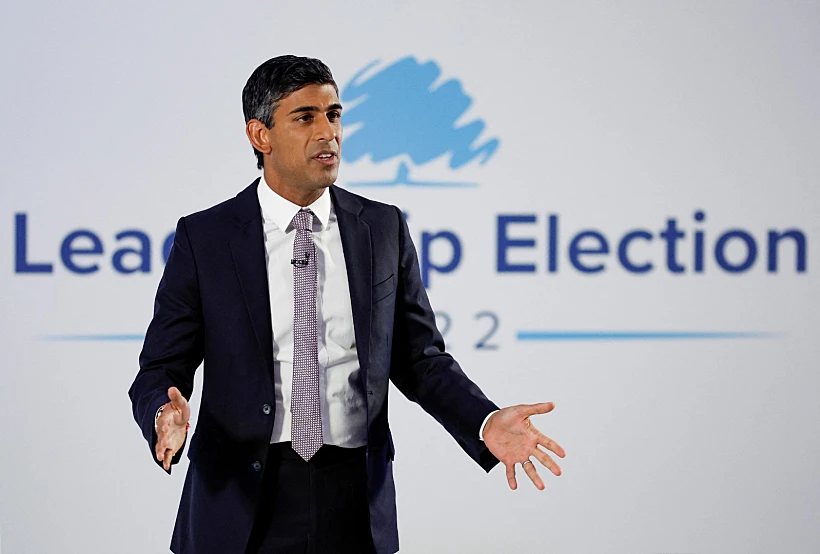 רישי סונאק, שר האוצר המתפטר בממשלתו של ג'ונסון ומועמד להחליפו