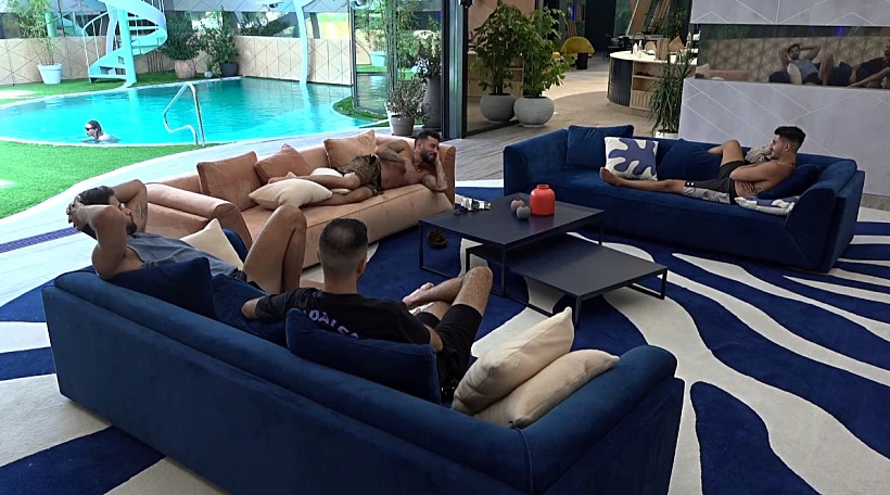 הדיירים בסלון | האח הגדול 4