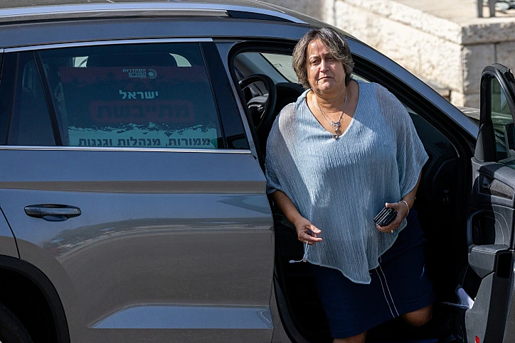 יפה בן דוד בכניסה לעוד דיון משא ומתן