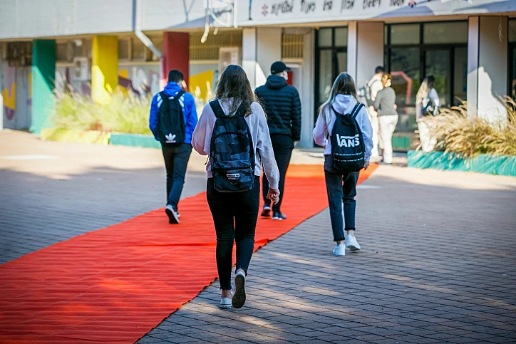 חוזרים ללימודים