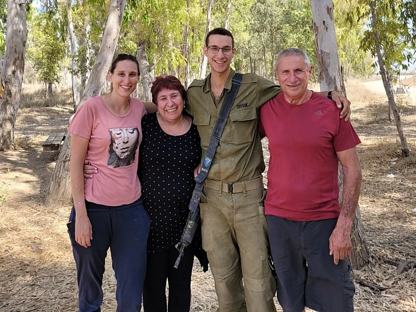 סמל איתן פיכמן שנהרג בתאונת האימונים בגולן עם משפחתו