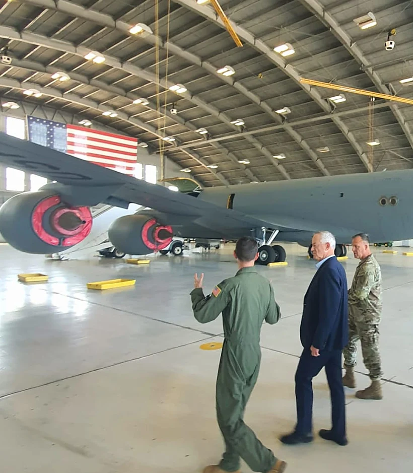 שר הביטחון גנץ בביקור בטייסת המתדלקים של סנטקום בטמפה, פלורידה
