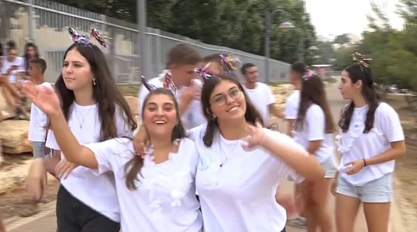 תלמידים נרגשים לחזור ללימודים