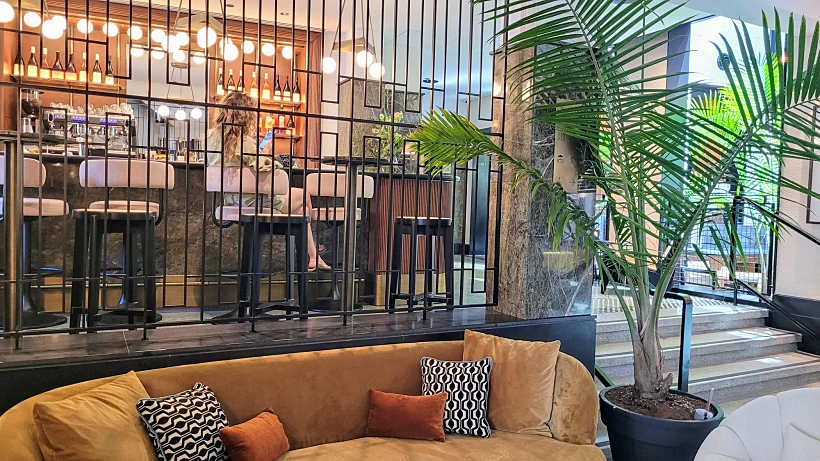 מלון באק סטייג'