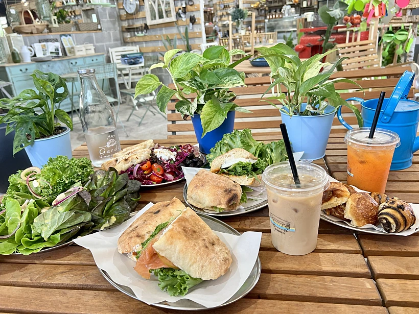 הקרון בעמק. צילום אבנית סטרולוב