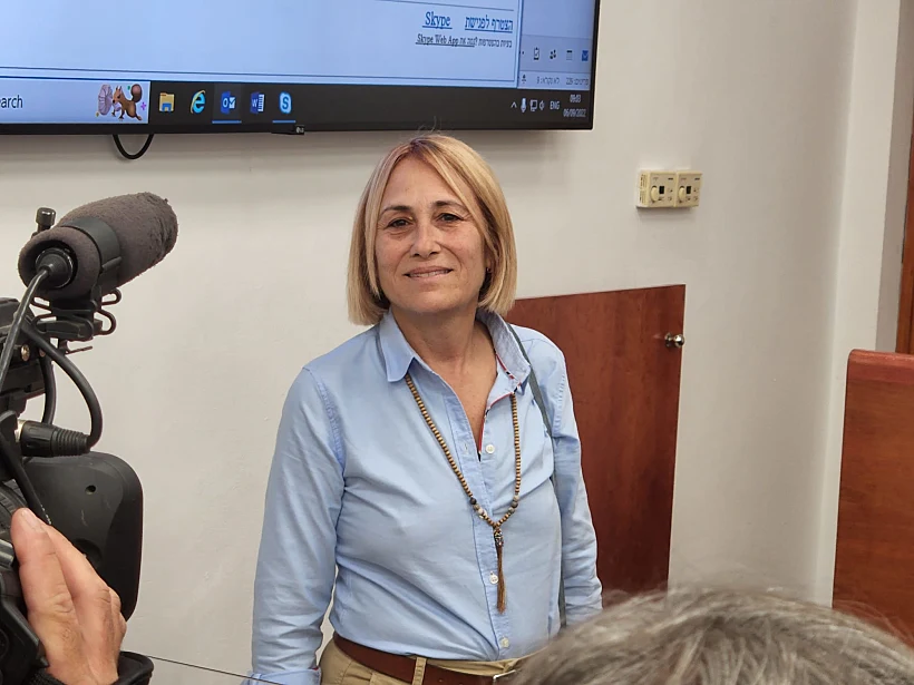 הדס קליין בכניסתה לאולם בית המשפט