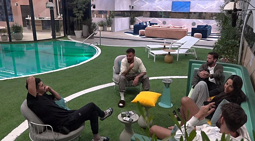 האח הגדול עונה 4 | הדיירים בחצר