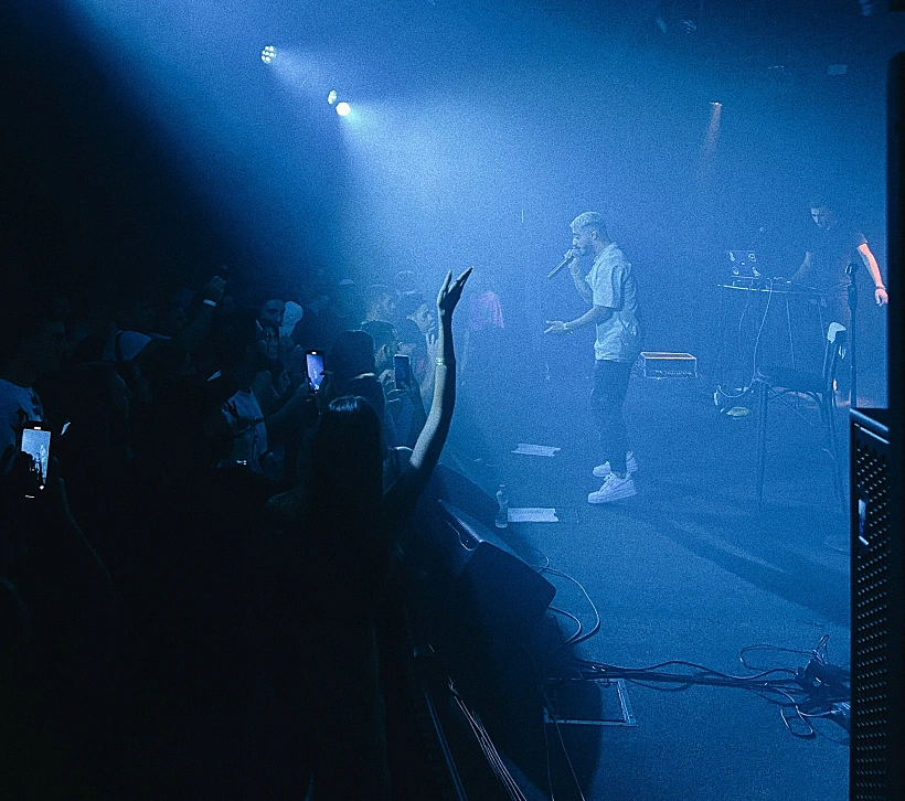 עוזאל בגריי