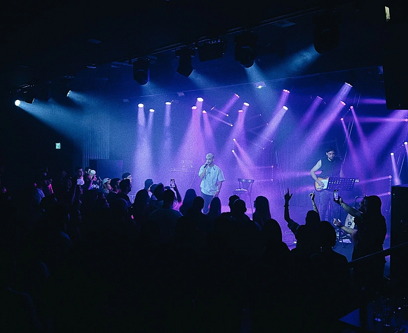 עוזאל בגריי