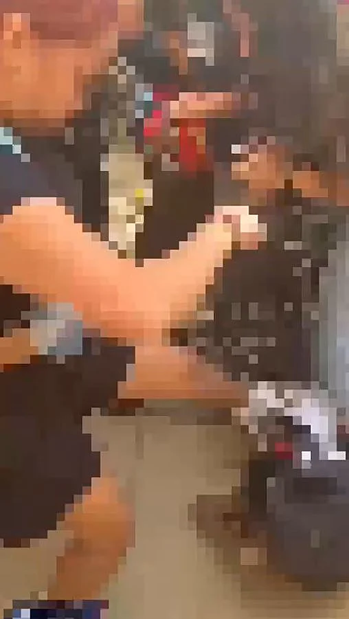 נערות מכות ילדה בקריית גת