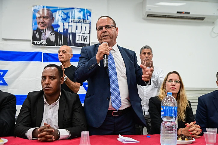 איוב קרא וגדי יברקן