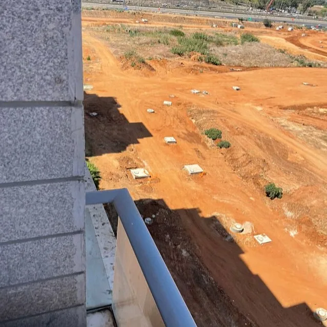 רוי כמעט ונפל מהקומה התשיעית