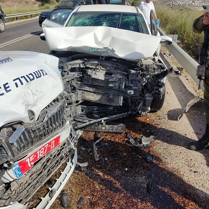 פלסטיני התנגש בניידת משטרה ליד חוות גלעד