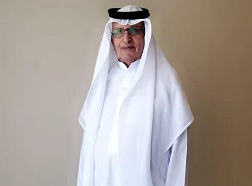 דוד שוקר בלבוש הבדואי המסורתי