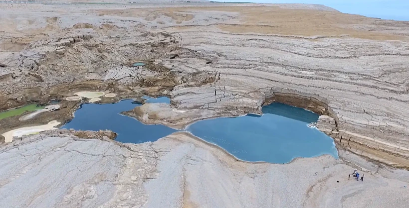 בולענים בים המלח