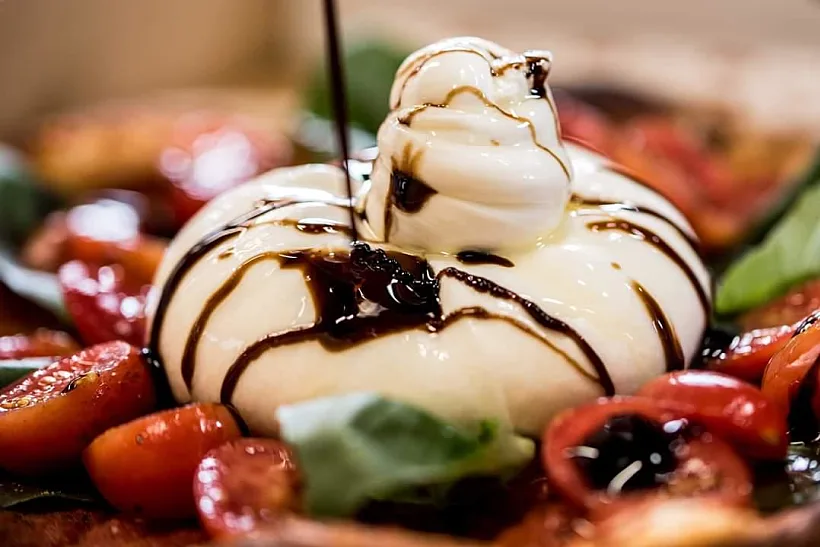 מחלבת עברי, מושב עזריה