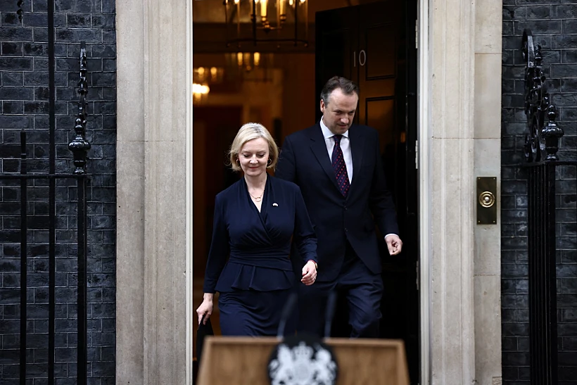 רה''מ בריטניה ליז טראס מתפטרת מתפקידה