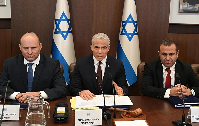 רה''מ יאיר לפיד, רה''מ החליפי נפתלי בנט ומזכיר הממשלה שלום שלמה